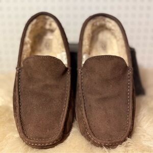 UGG Ascot Men's Chocolate Suede Slippers size 10